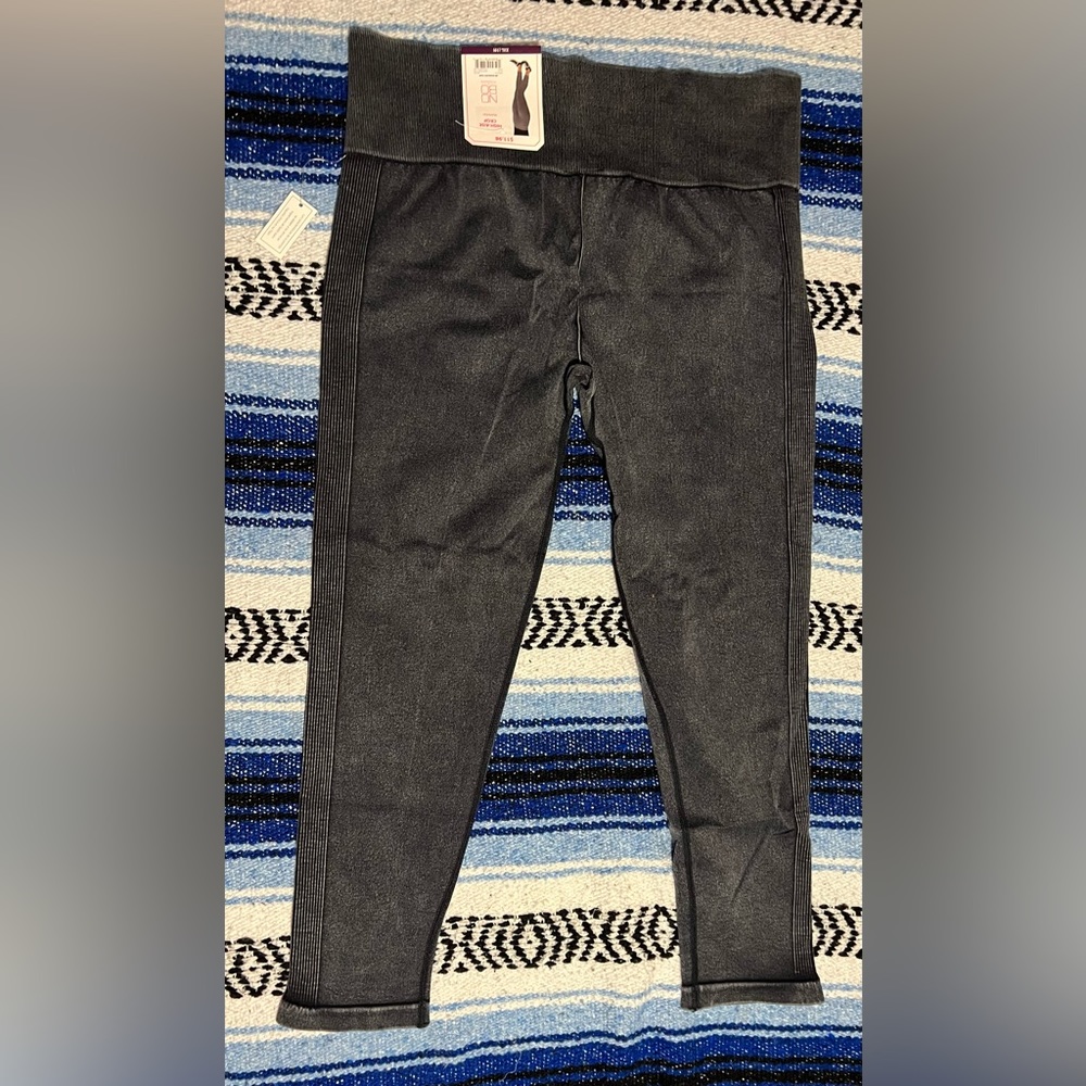 Brand New NO Boundaries High-Rise Seamless Crop leggings, Size XXL Juniors (19)